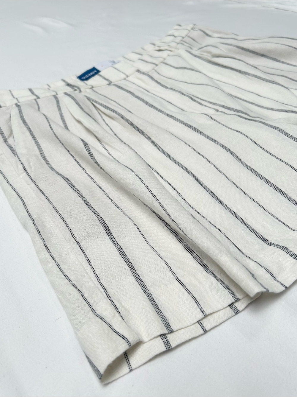 OLD NAVY SHORTS, SIZE L, ADJUSTABLE WAIST
